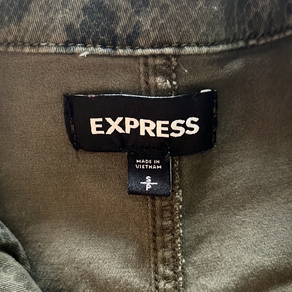 Camo Button Front Jacket - Picture 3 of 4